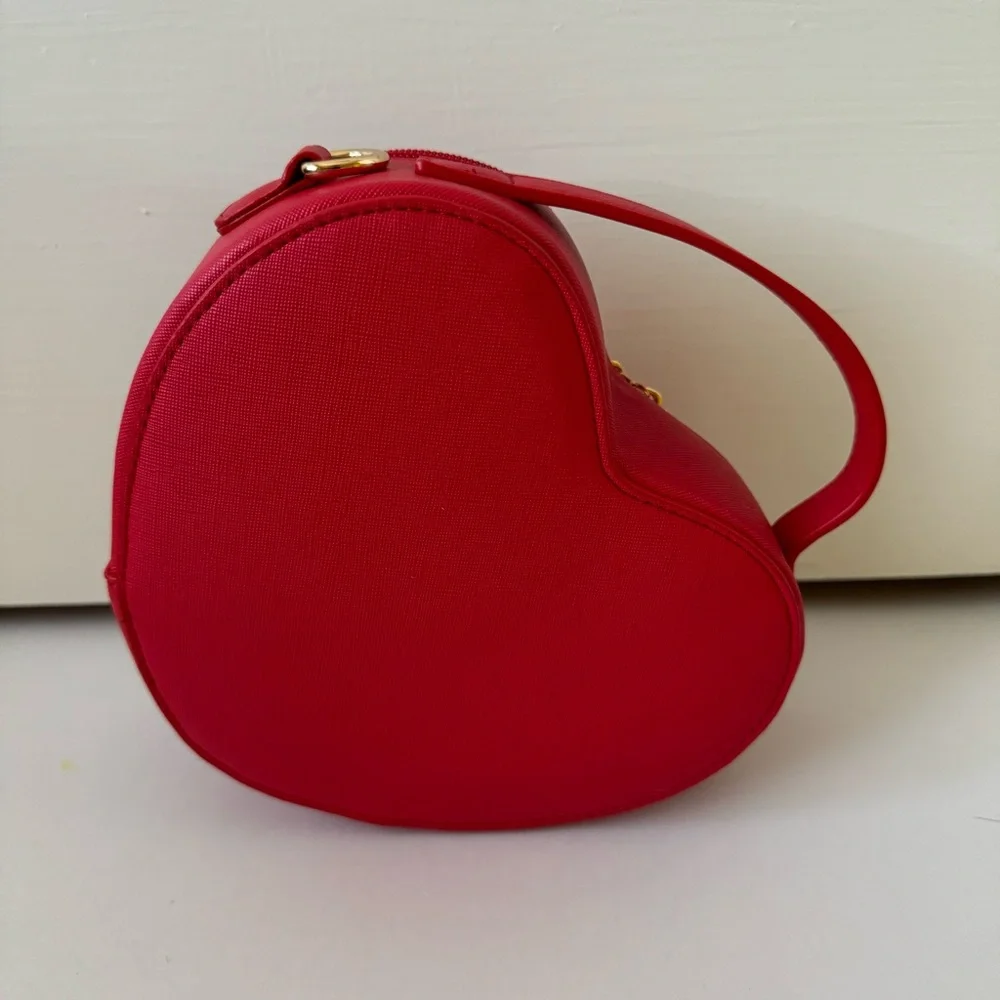 Like Dreams Red Heart Crossbody Bag - Picture 2 of 4